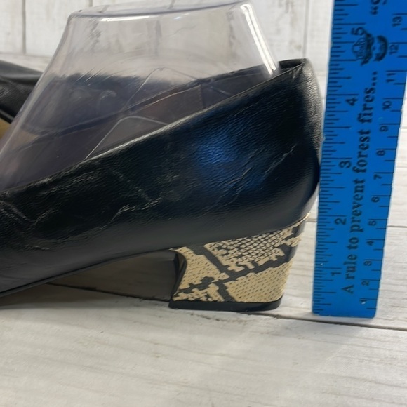 Vintage Bellini Black Leather and Reptile Button Low Heel Pump - Picture 13 of 15